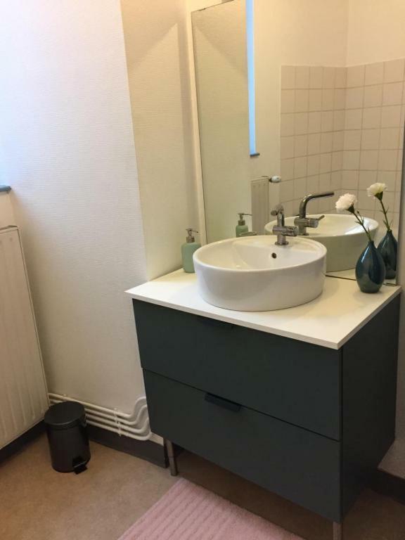 Apartament Cap Coutellerie - Sejours Pros Ou Familles En Hypercentre De Thiers Zewnętrze zdjęcie